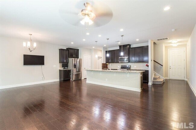 Foto del edificio - 607 Rockcastle Dr