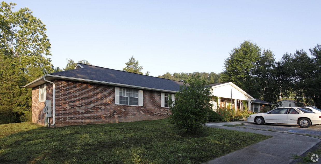 Building Photo - Cedars Apartments