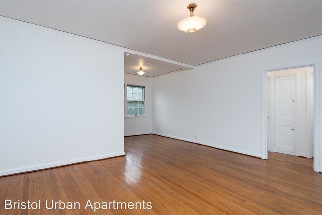 Foto del edificio - 5500 NE Sandycrest Terrace