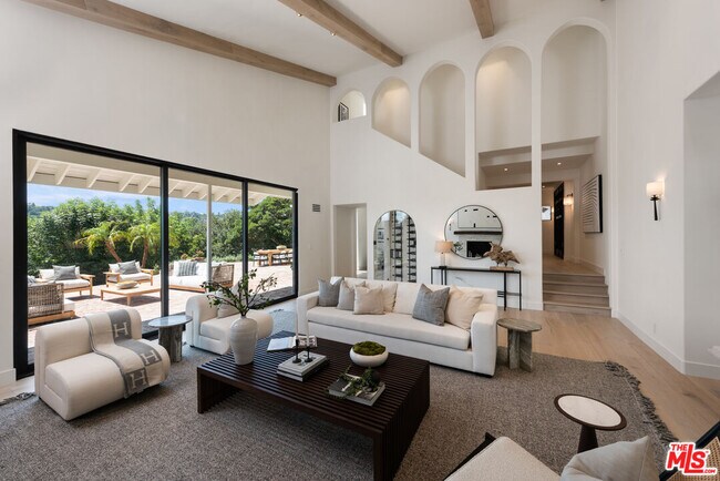 Foto del edificio - 9714 Oak Pass Rd