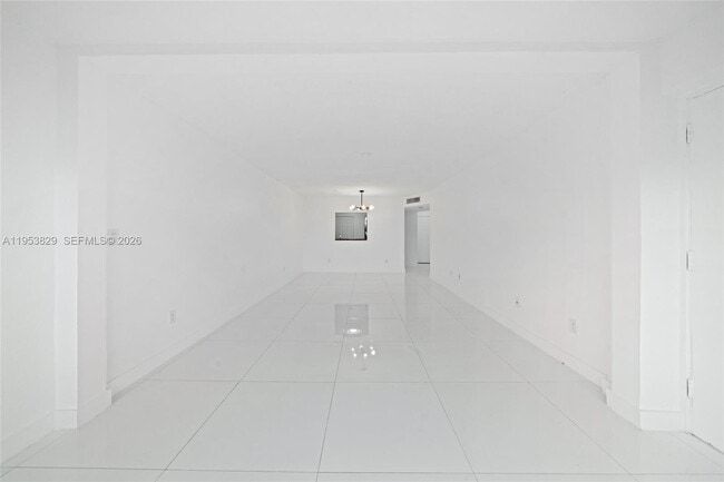 Building Photo - 18900 NE 14th Ave