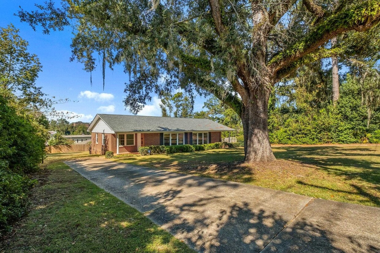 Foto principal - 1716 S Meridian St