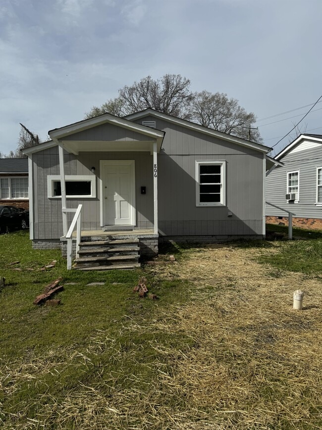 Building Photo - 806 Green St