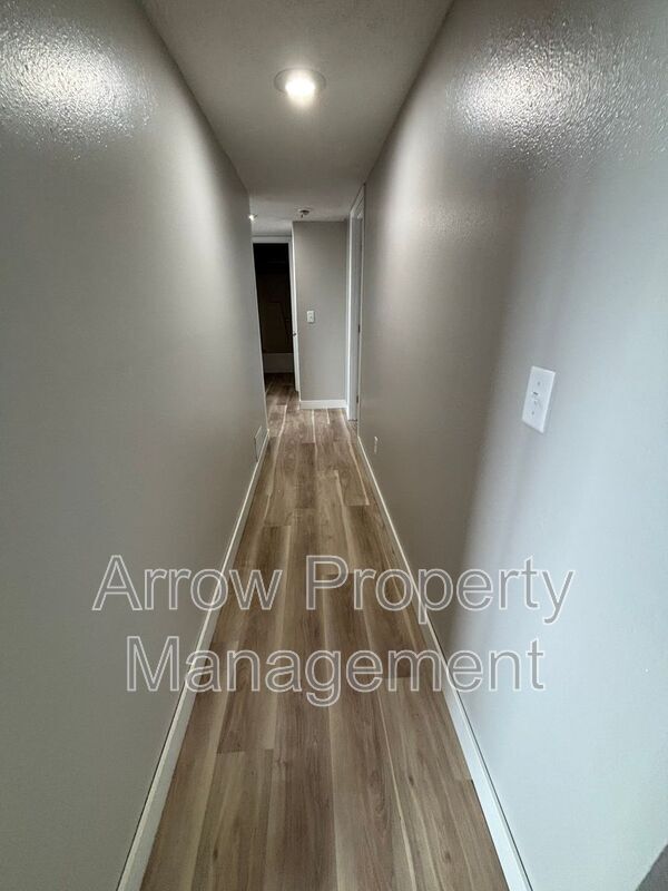 Foto del edificio - 2481 E 5th Ave