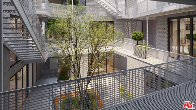 Building Photo - 1500 S Barrington Ave