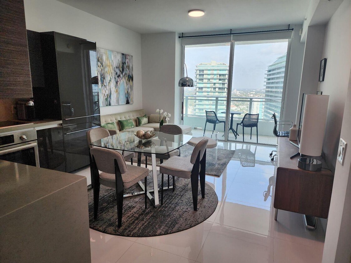 Foto principal - 1080 Brickell Ave