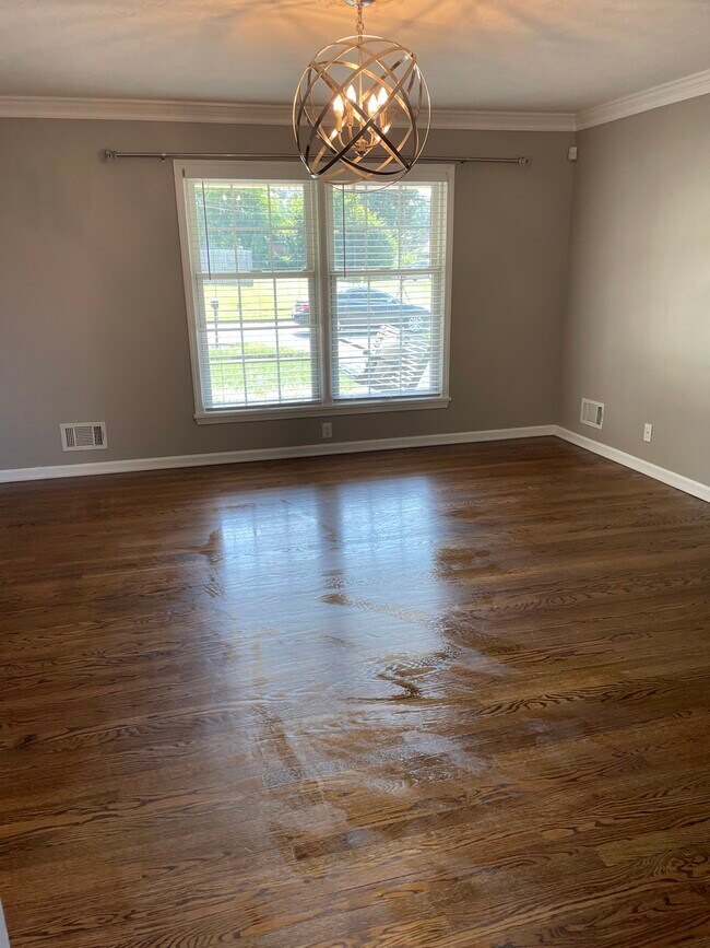 Foto del edificio - 2413 Tregaron Ave