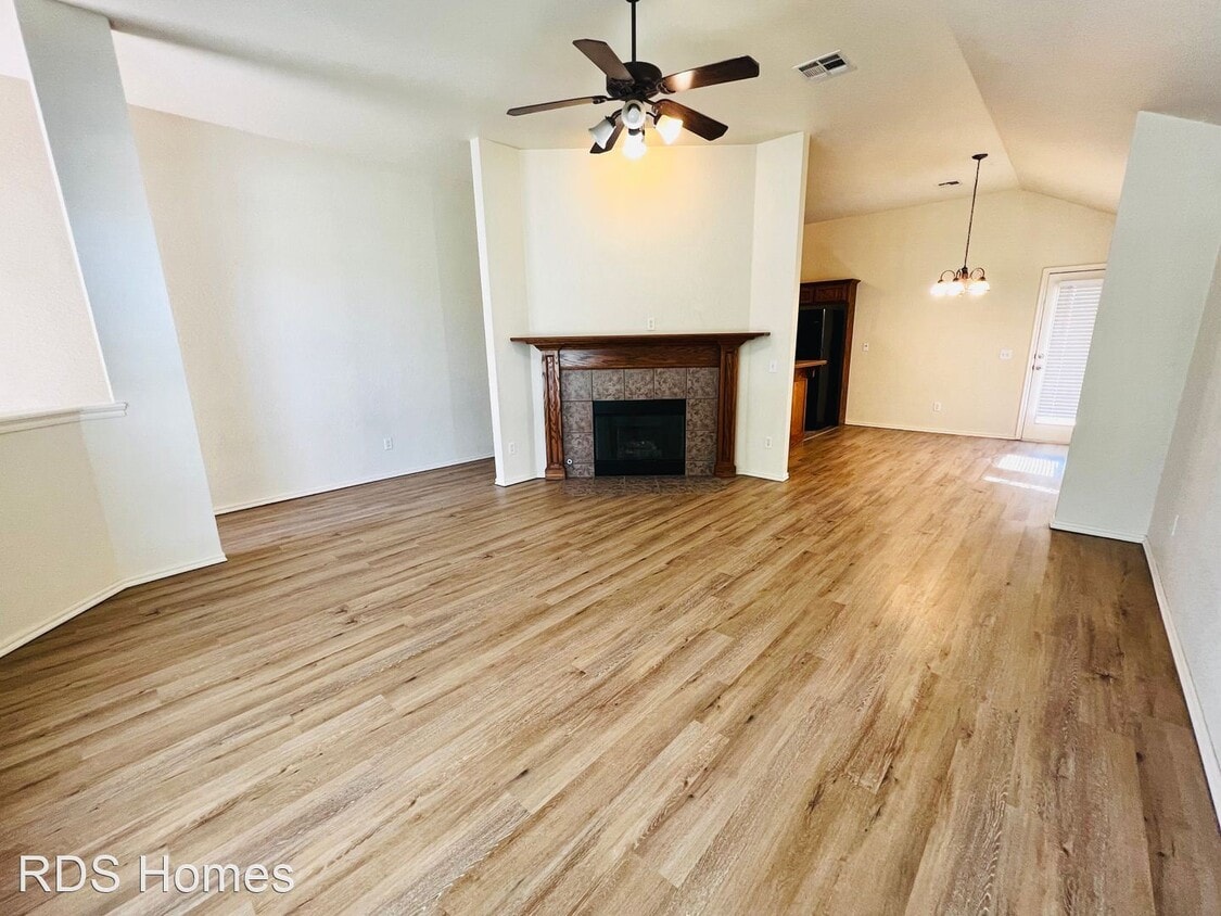 Primary Photo - 4 br, 2 bath House - 1829 Creekside Dr