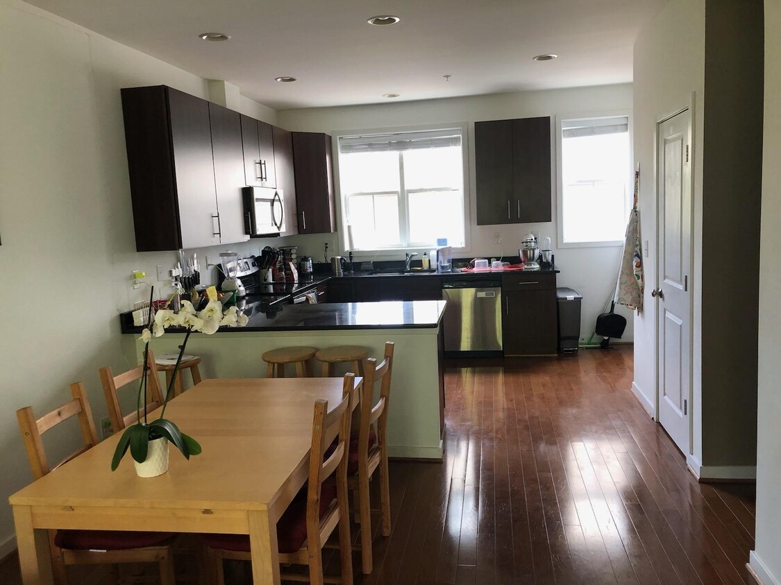Foto principal - 214 9th St SW