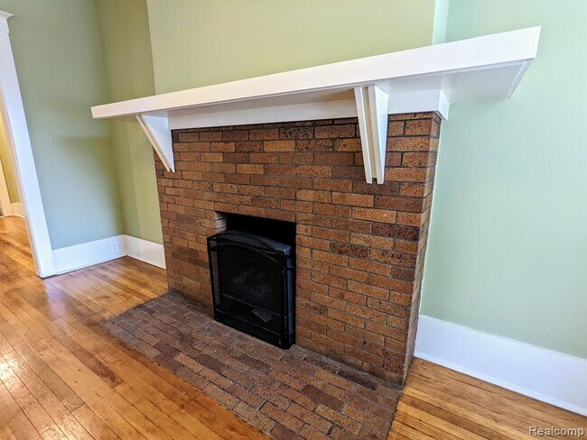 Building Photo - 3943 Commonwealth St