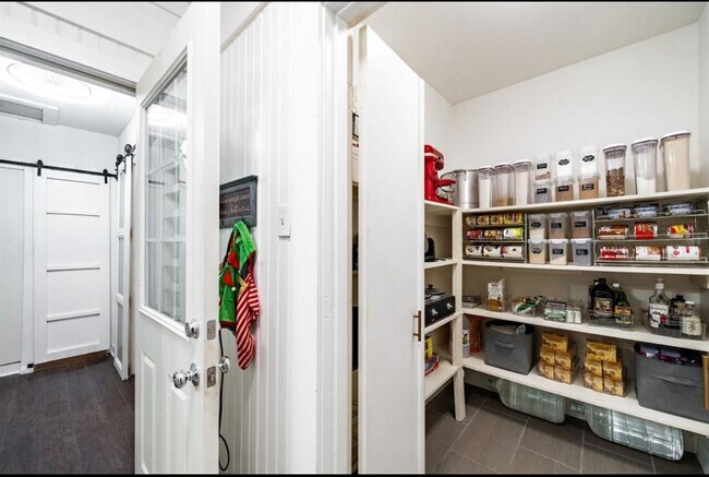 Building Photo - 10305 Bassoon Dr