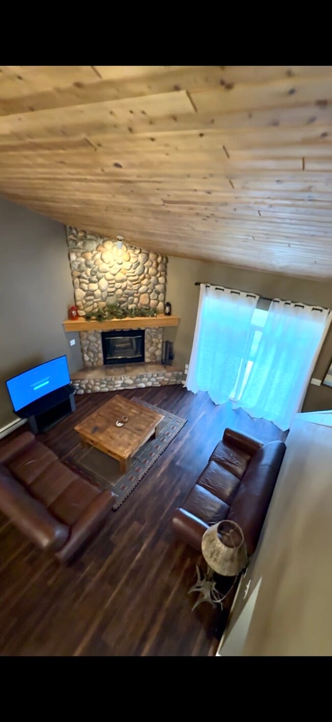 Building Photo - 130 Starlight Dr