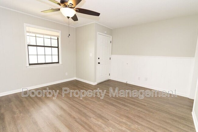 Foto del edificio - 1418 Baggett Rd