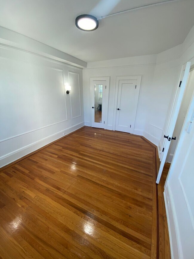 Interior Photo - St. Lukes Place