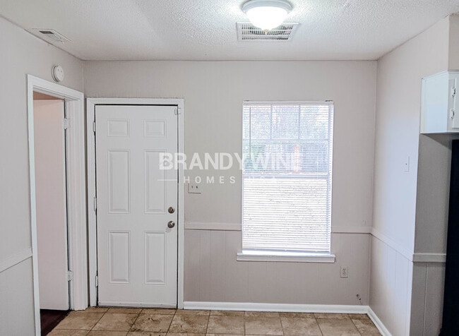 Building Photo - 4534 Valley Stream Dr