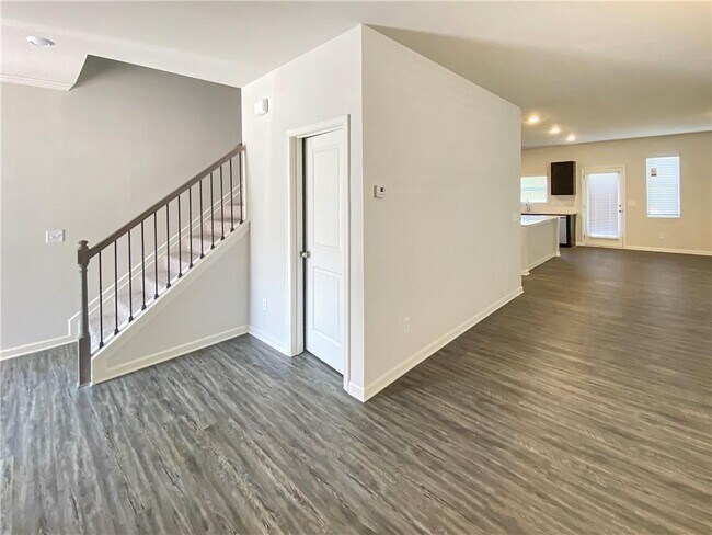 Building Photo - 24 Berry Dr