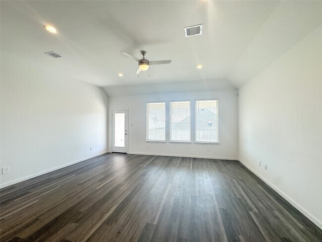 Foto del edificio - 519 Newcomb Holw Dr