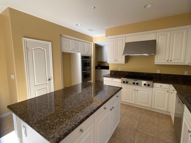 Building Photo - Oxnard 4 Bedroom 3 Full Bathroom 2-Story Home