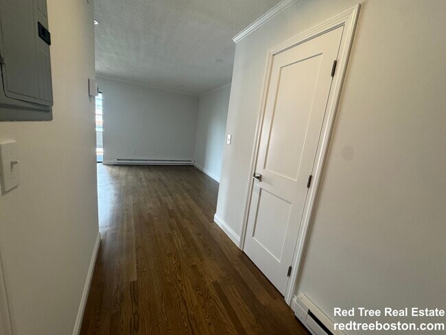 Foto del edificio - 320 Hammond Pond Pkwy