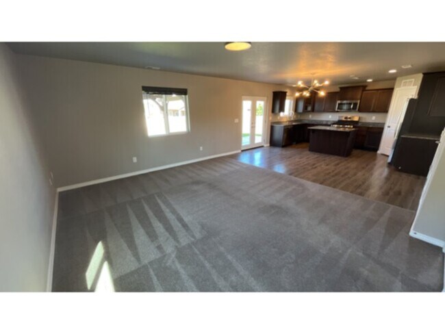 Foto del edificio - Stunning two story home in Fountain!