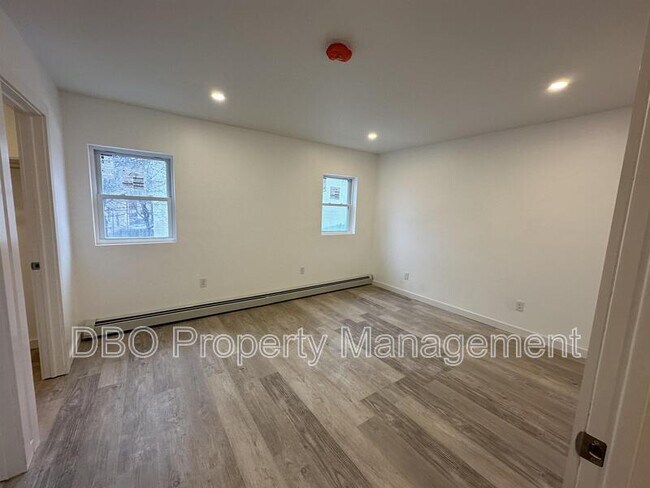 Foto del edificio - 366 Sheridan Ave