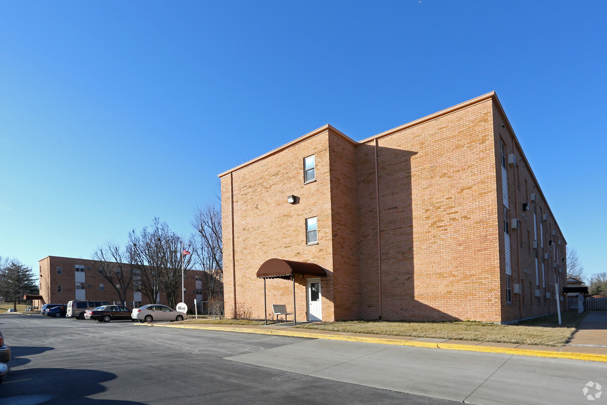 Foto del edificio - Hillcrest Apartments