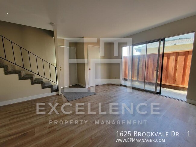 Building Photo - 1625 Brookvale Dr