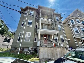 Building Photo - 17 E Milton Rd