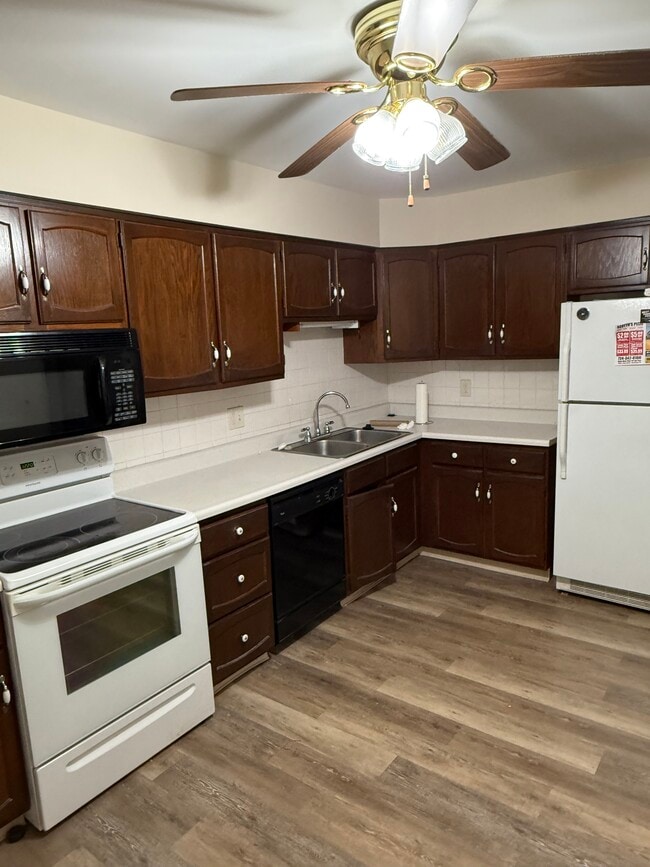 Building Photo - 1655 Kimberly St