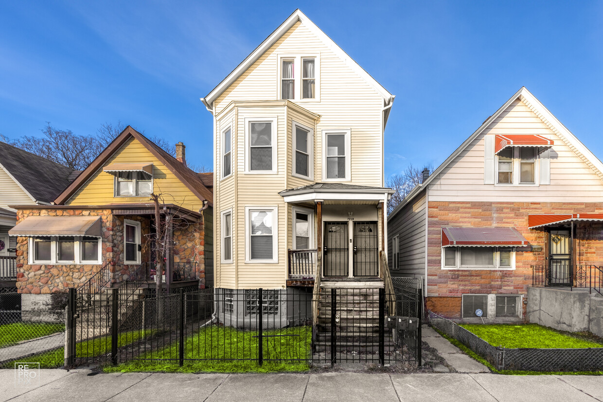 Foto principal - 7218 S Peoria St