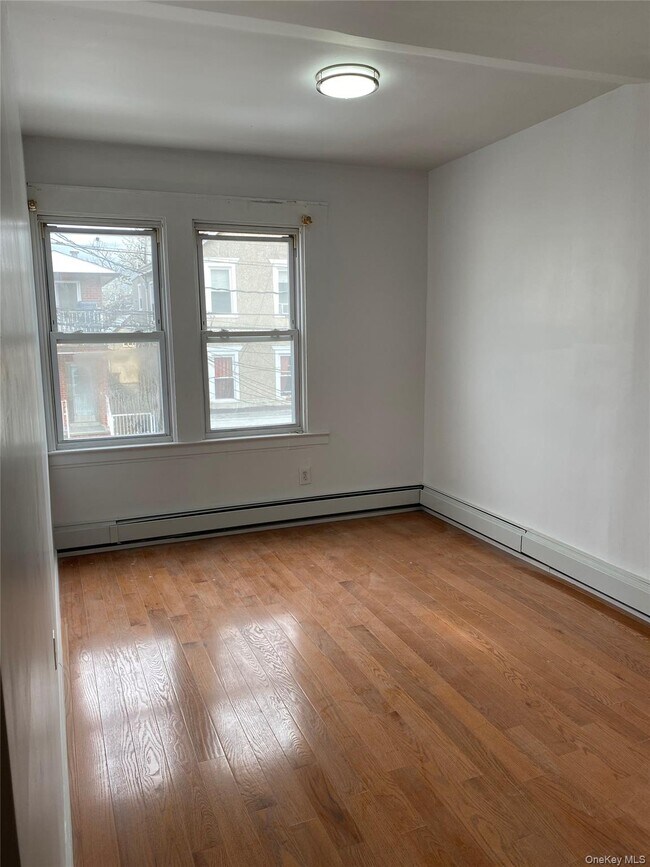 Foto del edificio - 22-14 124th St