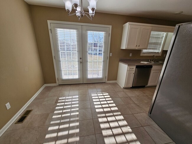 Building Photo - Beautiful Shelbyville Home in Cozy, Conven...