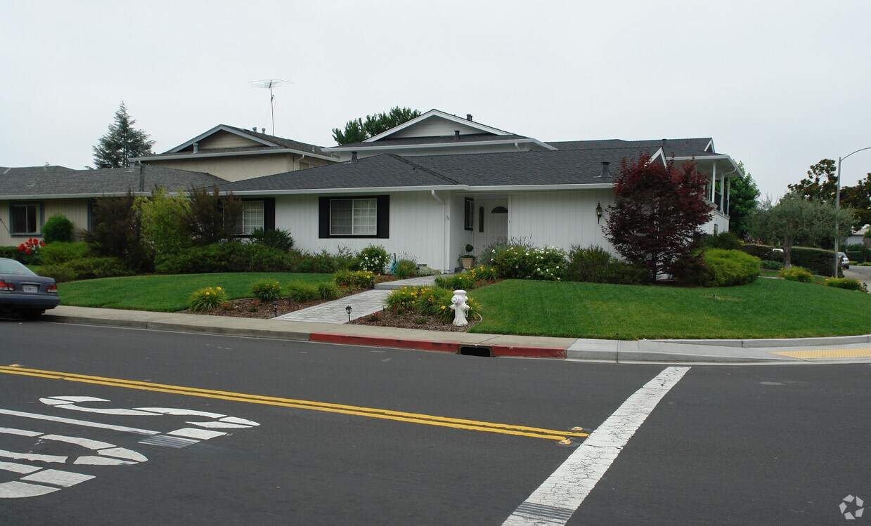 Foto del edificio - 1240 Halford Ave