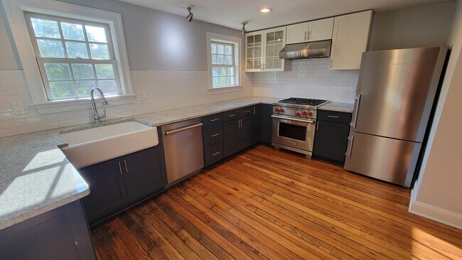 Kitchen - Wolf Range - 248 Smith Ridge Rd