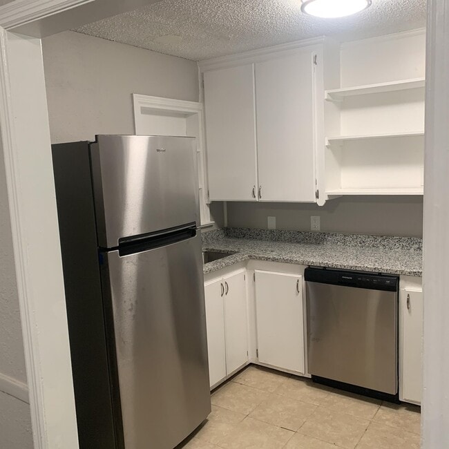 Foto del edificio - 1523 N Columbia Ave