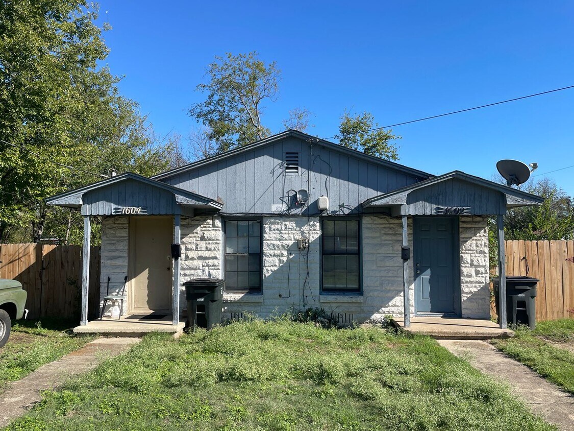 Primary Photo - 1602-1604 N Park Street