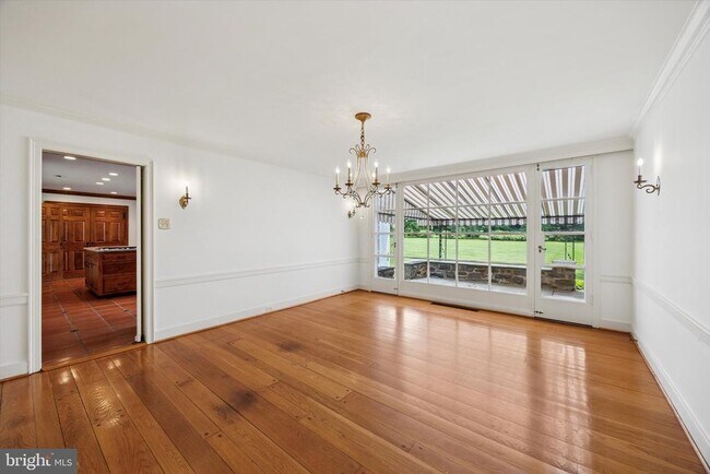 Foto del edificio - 1024 N Spring Mill Rd