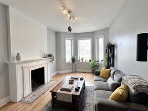 Building Photo - 581 Carlaw Ave