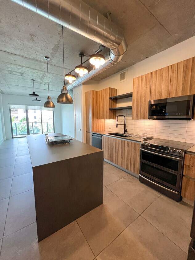 Foto principal - 3250 NE 1st Ave