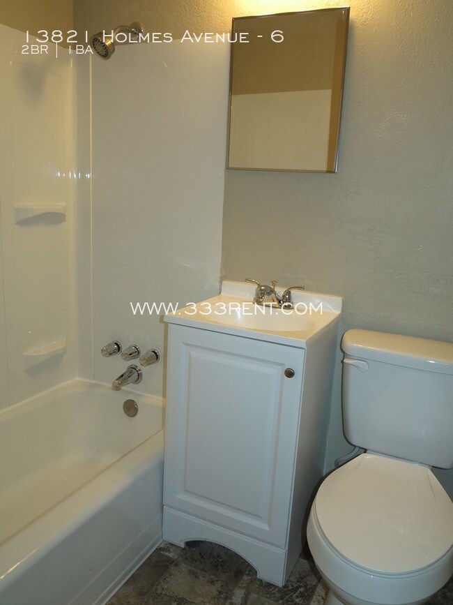 Building Photo - 13821 Holmes Rd