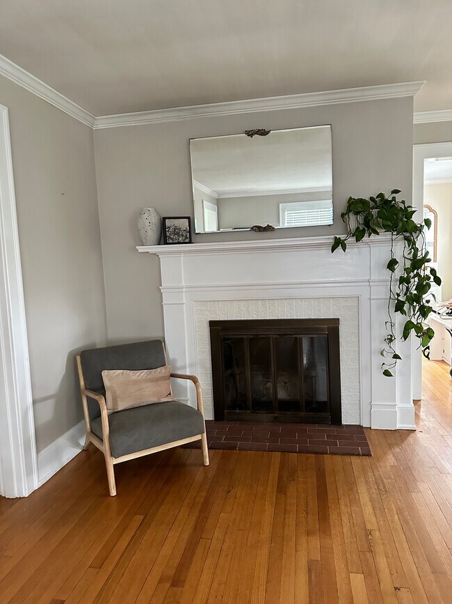 Building Photo - 4 Mill Creek Rd