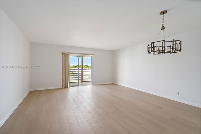 Foto del edificio - 4851 NW 21st St