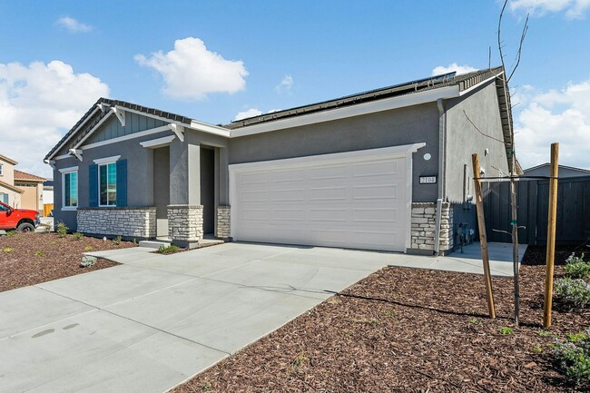 Building Photo - 2104 Day Lily Ave