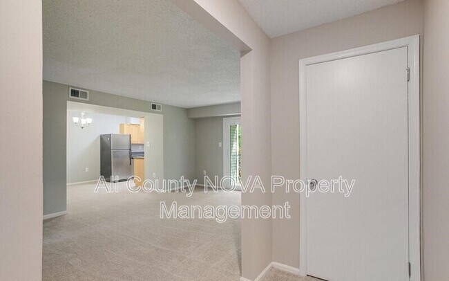 Foto del edificio - 12215 Stevenson Ct