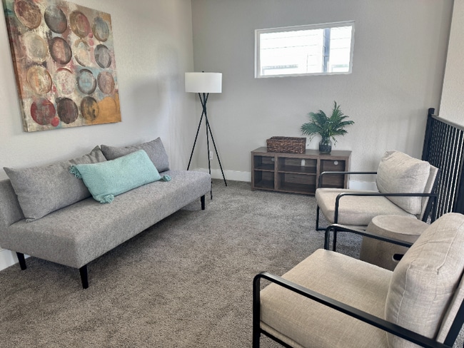 Foto del edificio - 210 Rainbow Dr