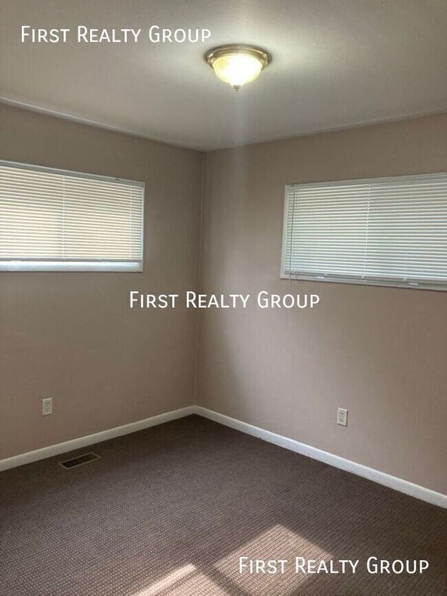 Building Photo - 3 Bedroom, 1 Bath Home in Dayton, Move In ...