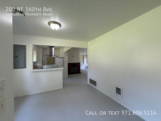 Foto del edificio - 200 NE 160th Ave