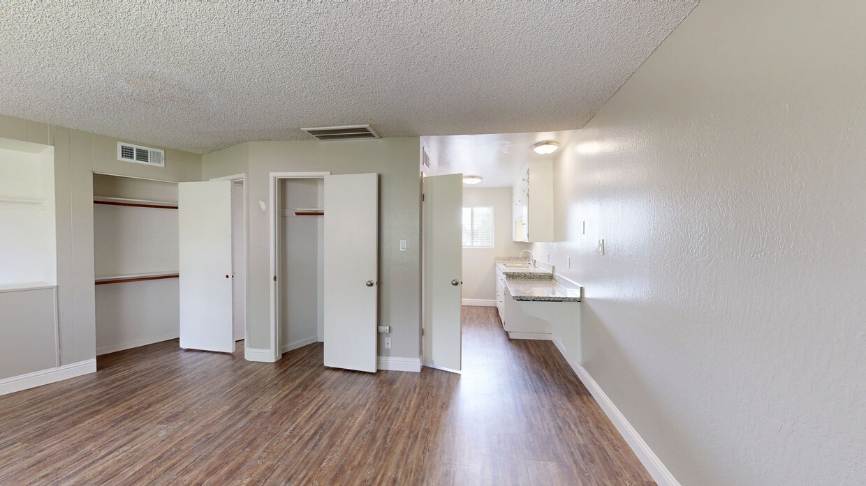 Photo - Swiss Colony Apartments