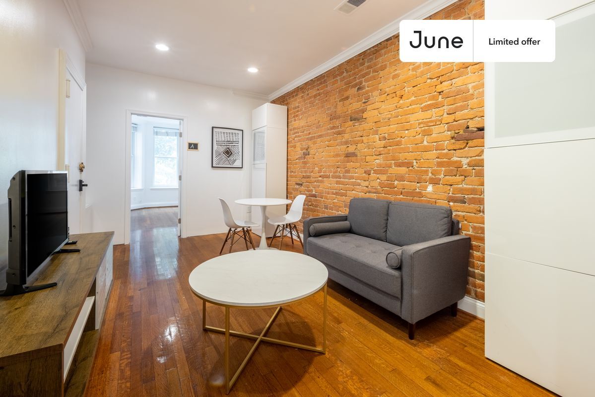 Foto principal - 1835 Mintwood Pl NW