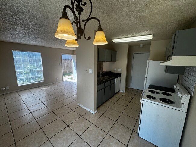 Foto del edificio - 5213 Meadow Field